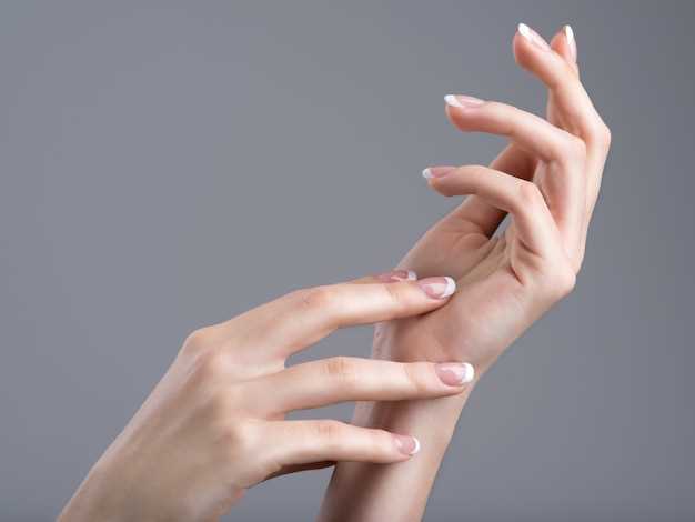 Причины появления шелушения и слезания кожи на пальцах рук